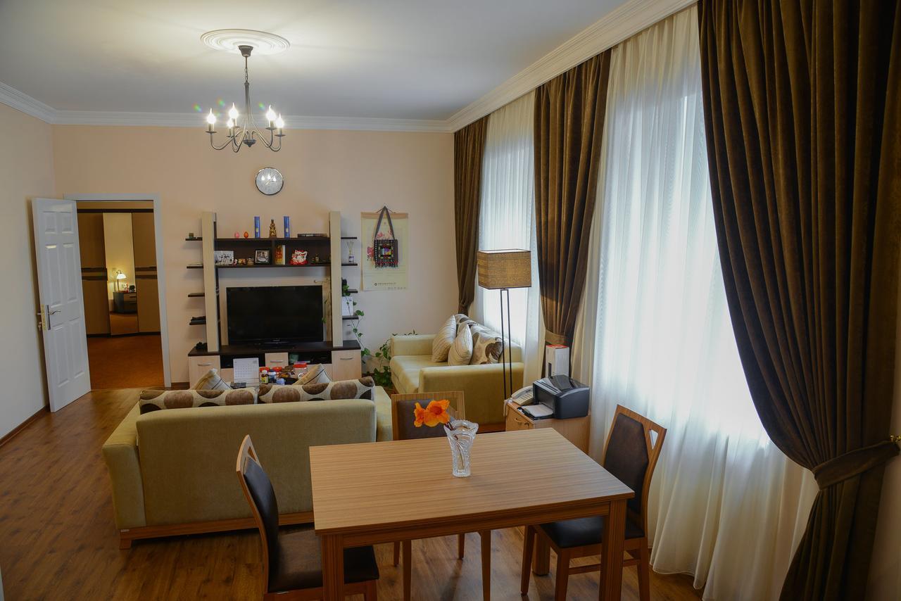 City Mansion Aparthotel Baky Esterno foto