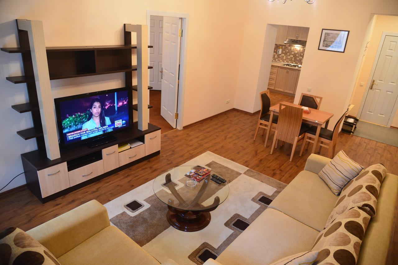 City Mansion Aparthotel Baky Esterno foto
