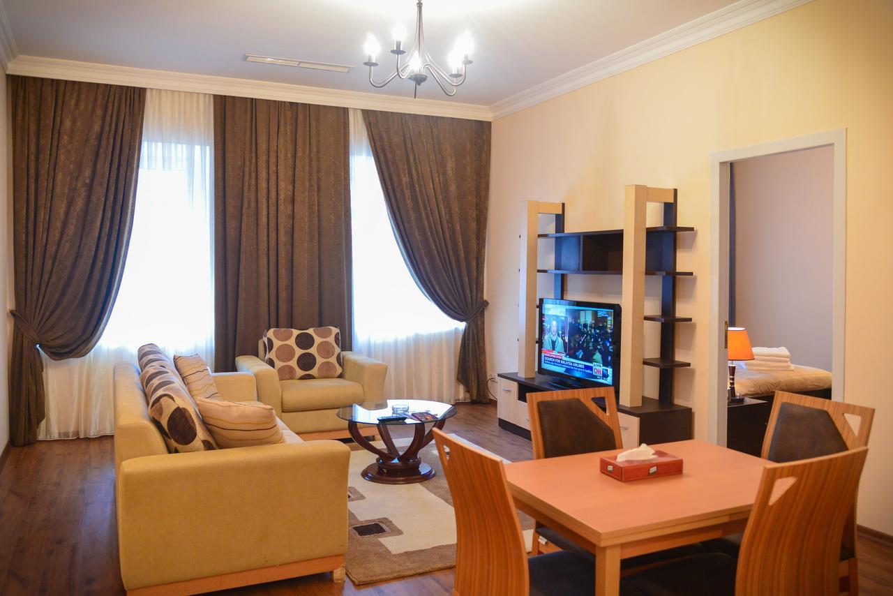 City Mansion Aparthotel Baky Esterno foto