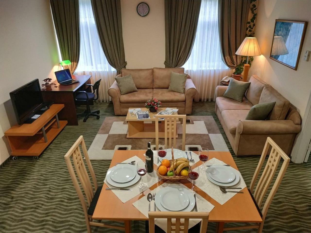 City Mansion Aparthotel Baky Esterno foto